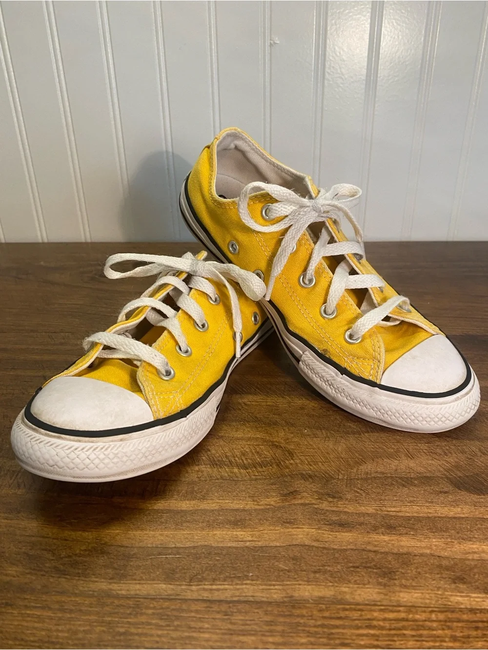 Converse - Kids Yellow low top lace-up Canvas Sneakers - size: YOUTH 3